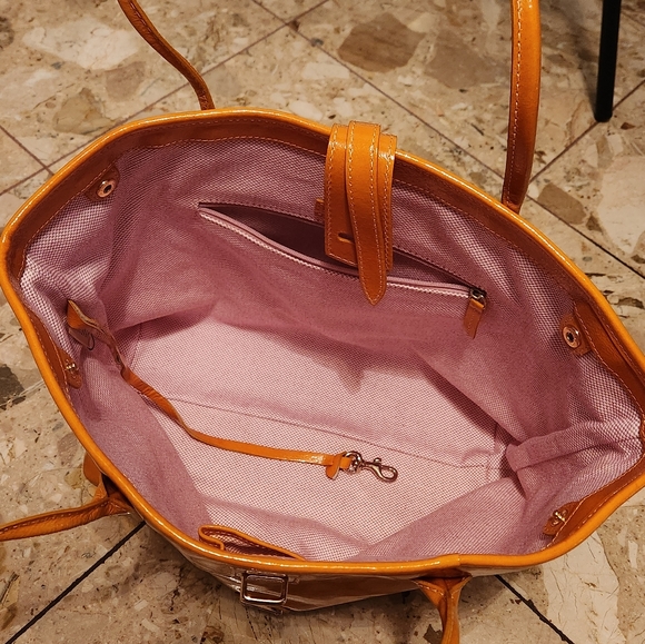 Dooney and Bourke Mustard Yellow Large Patent Leather Cindy Tote - Picture 9 of 16